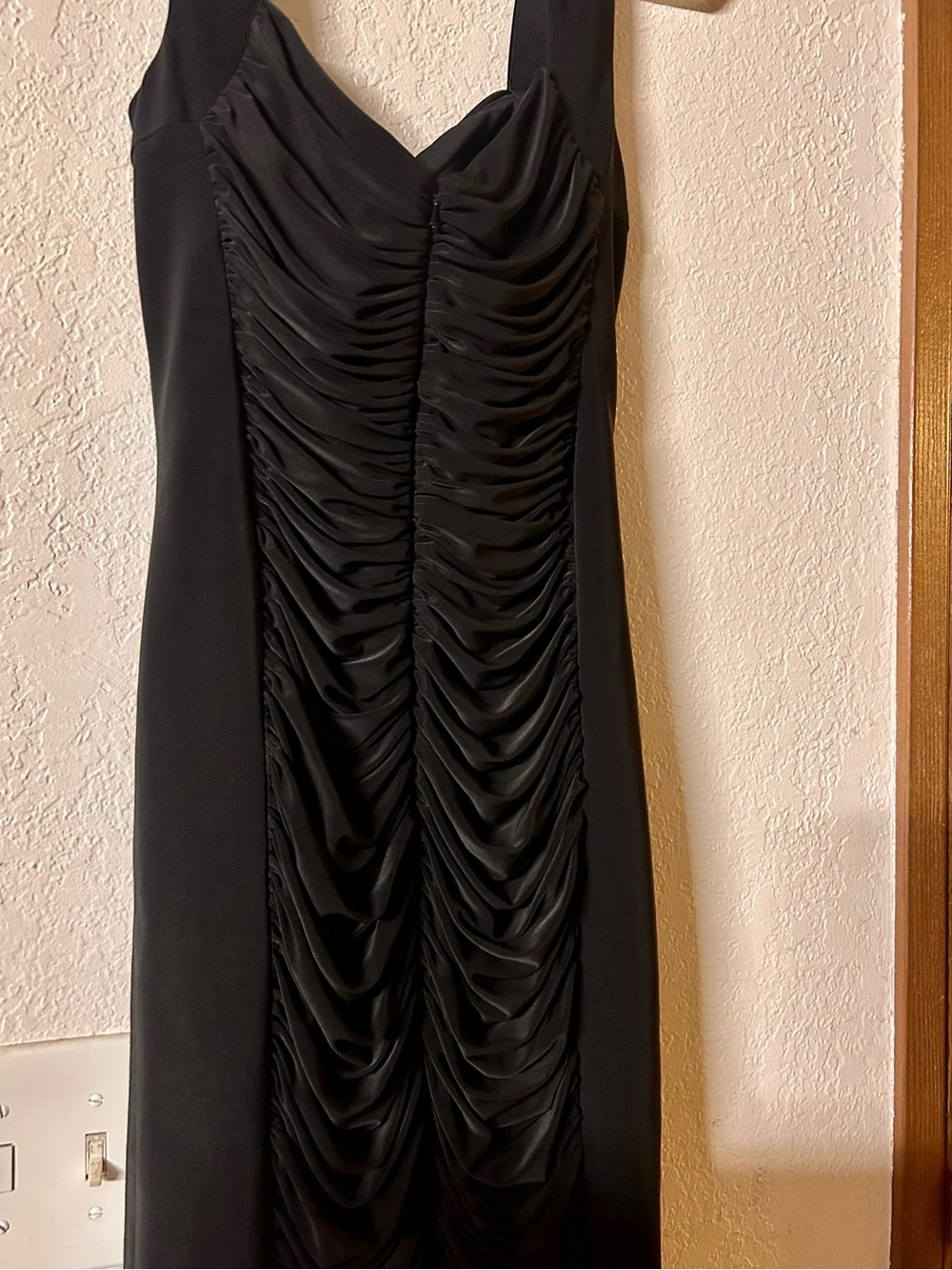 EUC Caché Ruched Tank sheath dress🖤🖤 - Picture 8 of 9
